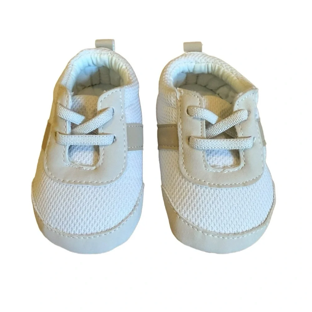 Carter’s Baby Boys Athletic Sneakers, size 3-6 months EUC